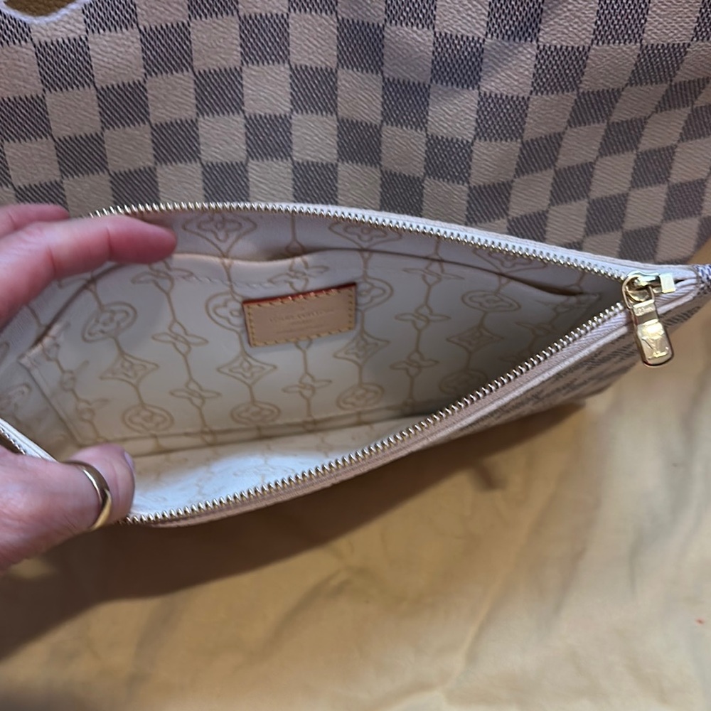 Louis Vuitton Pink and Brown Tote Bag with Classic Design - Picture 7 of 9